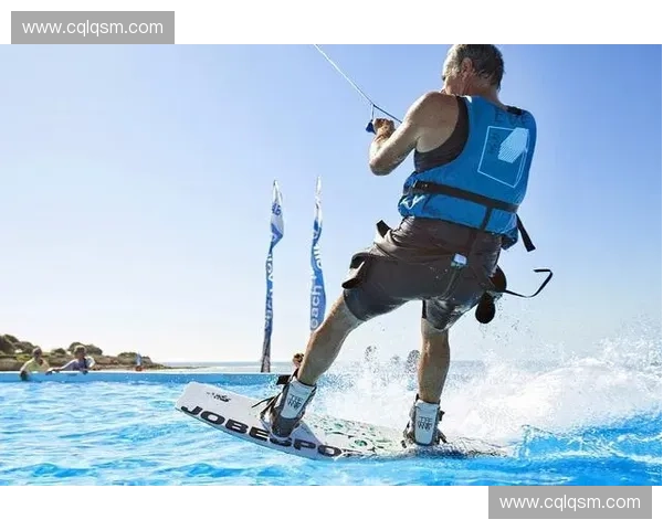 滑水运动：挑战速度与平衡的水上极限运动探秘